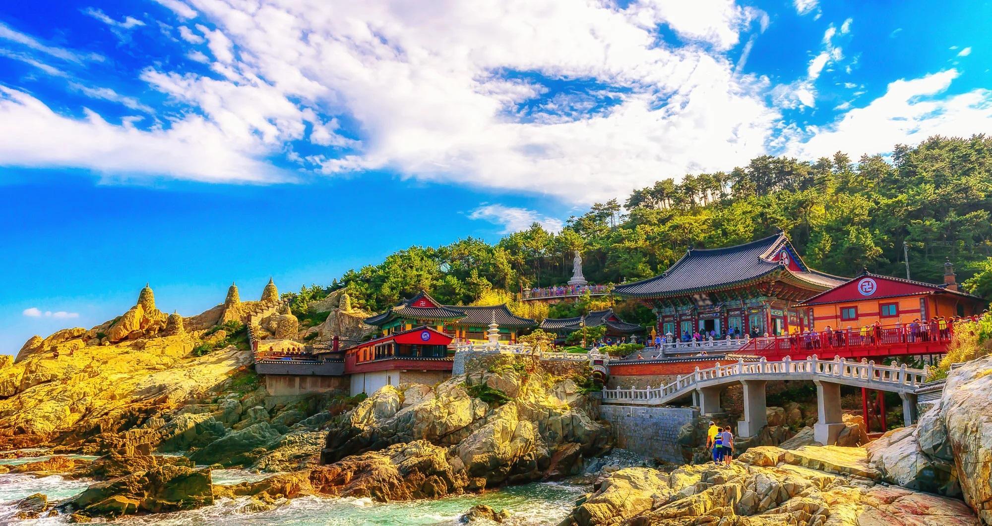 Haedong_Yonggungsa_Busan_South_Korea.jpg